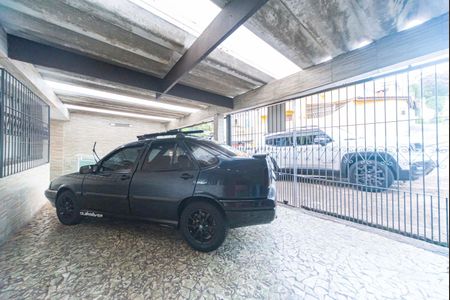 Casa à venda com 250m², 4 quartos e 3 vagas Casa à venda com 250m², 4 quartos e 3 vagasGaragem