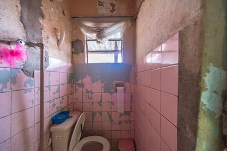 Casa à venda com 250m², 4 quartos e 3 vagas Casa à venda com 250m², 4 quartos e 3 vagasBanheiro casa 2