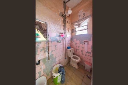 Casa à venda com 250m², 4 quartos e 3 vagas Casa à venda com 250m², 4 quartos e 3 vagasBanheiro casa 2