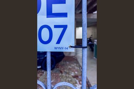 Casa à venda com 250m², 4 quartos e 3 vagas Casa à venda com 250m², 4 quartos e 3 vagasPlaca Instalada na Fachada