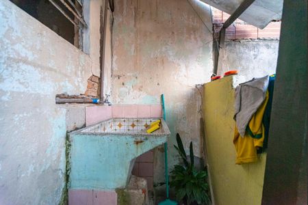 Casa à venda com 250m², 4 quartos e 3 vagas Casa à venda com 250m², 4 quartos e 3 vagasÁrea de Serviço casa 2