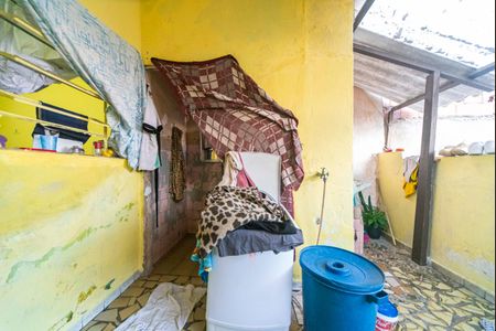 Casa à venda com 250m², 4 quartos e 3 vagas Casa à venda com 250m², 4 quartos e 3 vagasÁrea de Serviço casa 2