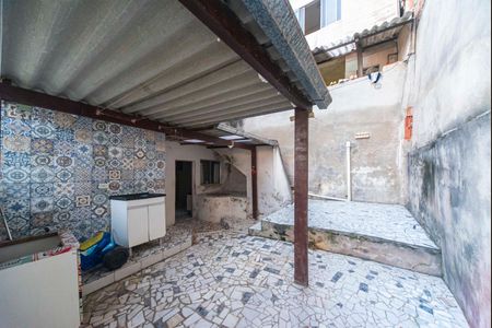 Casa à venda com 250m², 4 quartos e 3 vagas Casa à venda com 250m², 4 quartos e 3 vagasQuintal Fundos