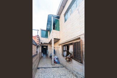 Casa à venda com 250m², 4 quartos e 3 vagas Casa à venda com 250m², 4 quartos e 3 vagasQuintal