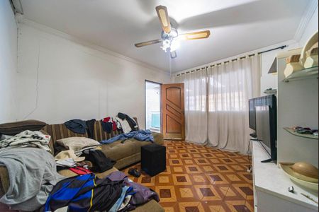 Casa à venda com 250m², 4 quartos e 3 vagas Casa à venda com 250m², 4 quartos e 3 vagasSala