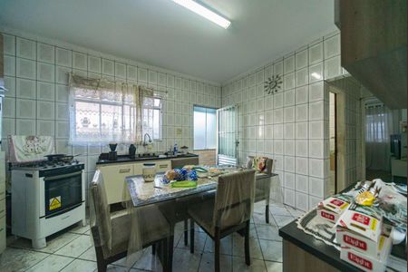Casa à venda com 250m², 4 quartos e 3 vagas Casa à venda com 250m², 4 quartos e 3 vagasCozinha