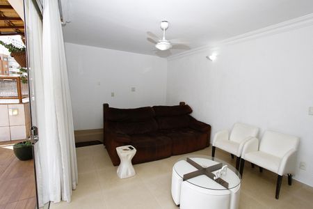 Apartamento à venda com 240m², 3 quartos e 2 vagasCobertura