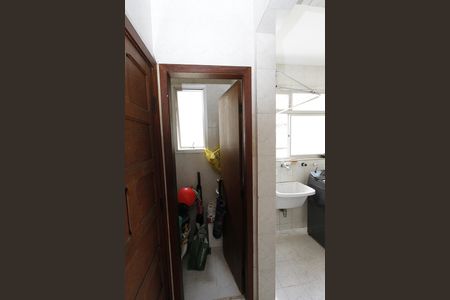 Apartamento à venda com 240m², 3 quartos e 2 vagasBanheiro de serviço