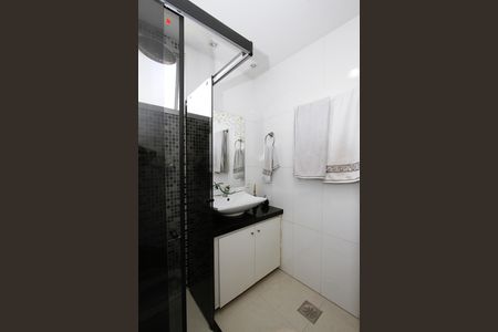 Apartamento à venda com 240m², 3 quartos e 2 vagasBanheiro Social