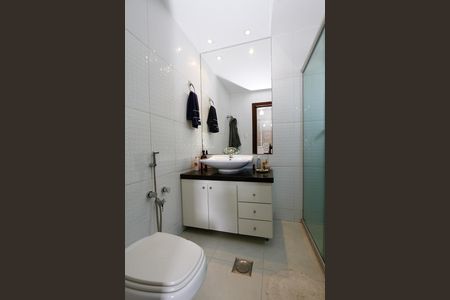 Apartamento à venda com 240m², 3 quartos e 2 vagasBanheiro da Suíte