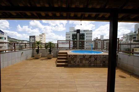 Apartamento à venda com 240m², 3 quartos e 2 vagascobertura