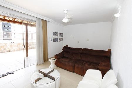 Apartamento à venda com 240m², 3 quartos e 2 vagasCobertura