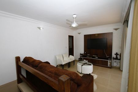 Apartamento à venda com 240m², 3 quartos e 2 vagasCobertura