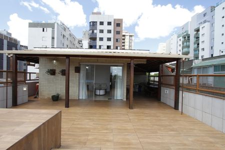 Apartamento à venda com 240m², 3 quartos e 2 vagasCobertura