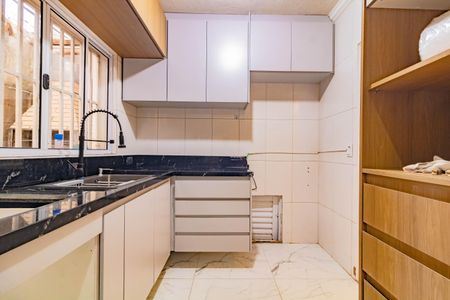 Casa para alugar com 85m², 2 quartos e 2 vagas