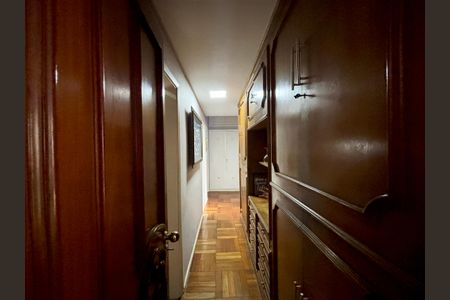 Apartamento à venda com 144m², 3 quartos e sem vagaCorredor