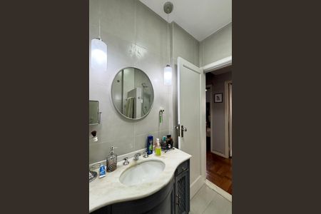 Apartamento à venda com 144m², 3 quartos e sem vagaBanheiro social