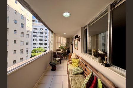 Apartamento à venda com 144m², 3 quartos e sem vagaVaranda da sala