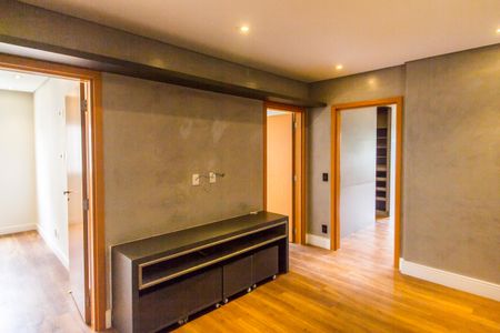 Apartamento à venda com 225m², 3 quartos e 4 vagas Apartamento à venda com 225m², 3 quartos e 4 vagasCorredor