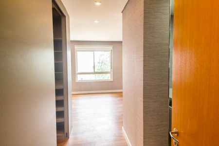 Apartamento à venda com 225m², 3 quartos e 4 vagas Apartamento à venda com 225m², 3 quartos e 4 vagasSuíte master