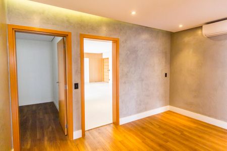 Apartamento à venda com 225m², 3 quartos e 4 vagas Apartamento à venda com 225m², 3 quartos e 4 vagasSala