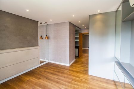 Apartamento à venda com 225m², 3 quartos e 4 vagas Apartamento à venda com 225m², 3 quartos e 4 vagasSuíte master