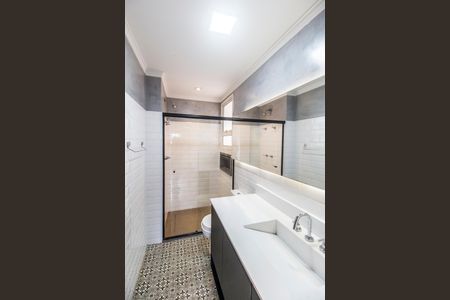 Apartamento à venda com 225m², 3 quartos e 4 vagas Apartamento à venda com 225m², 3 quartos e 4 vagasBanheiro da Suíte