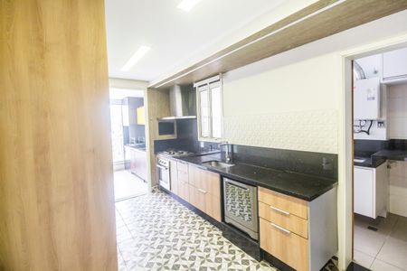 Apartamento à venda com 225m², 3 quartos e 4 vagas Apartamento à venda com 225m², 3 quartos e 4 vagasCozinha
