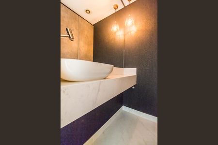 Apartamento à venda com 225m², 3 quartos e 4 vagas Apartamento à venda com 225m², 3 quartos e 4 vagasLavabo