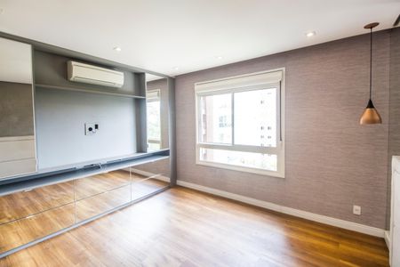 Apartamento à venda com 225m², 3 quartos e 4 vagas Apartamento à venda com 225m², 3 quartos e 4 vagasSuíte master