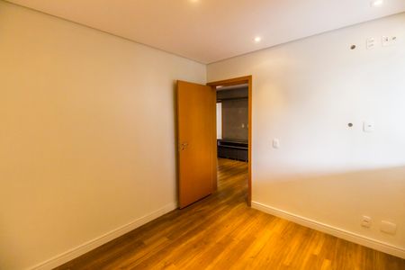 Apartamento à venda com 225m², 3 quartos e 4 vagas Apartamento à venda com 225m², 3 quartos e 4 vagasEscritório
