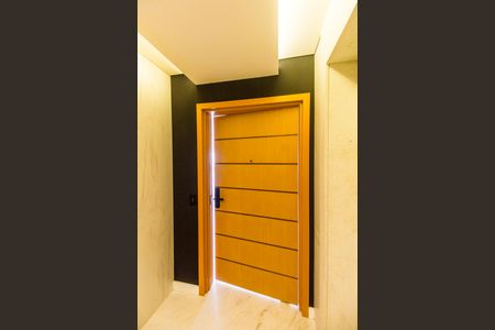 Apartamento à venda com 225m², 3 quartos e 4 vagas Apartamento à venda com 225m², 3 quartos e 4 vagasEntrada