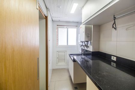 Apartamento à venda com 225m², 3 quartos e 4 vagas Apartamento à venda com 225m², 3 quartos e 4 vagasÁrea de Serviço