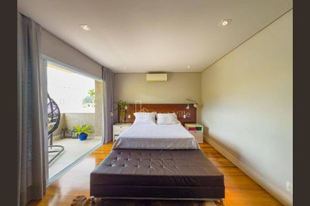 Casa à venda com 4 quartos, 450m² em Centro Comercial Jubran, Barueri