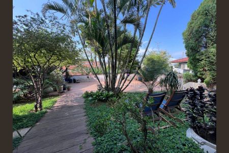 Casa de condomínio à venda com 320m², 1 quarto e 3 vagas Casa de condomínio à venda com 320m², 1 quarto e 3 vagasQuintal