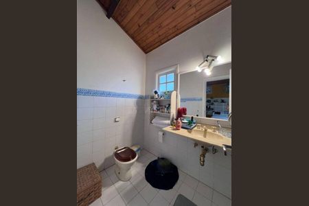 Casa de condomínio à venda com 320m², 1 quarto e 3 vagas Casa de condomínio à venda com 320m², 1 quarto e 3 vagasBanheiro da Suíte