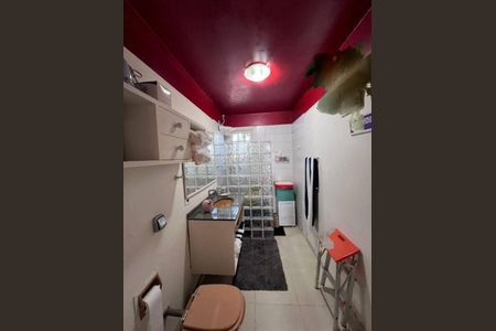 Casa de condomínio à venda com 320m², 1 quarto e 3 vagas Casa de condomínio à venda com 320m², 1 quarto e 3 vagasBanheiro da Suíte