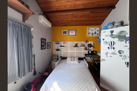 Casa de condomínio à venda com 320m², 1 quarto e 3 vagas Casa de condomínio à venda com 320m², 1 quarto e 3 vagasSuíte