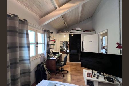 Casa de condomínio à venda com 320m², 1 quarto e 3 vagas Casa de condomínio à venda com 320m², 1 quarto e 3 vagasSuíte