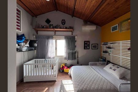 Casa de condomínio à venda com 320m², 1 quarto e 3 vagas Casa de condomínio à venda com 320m², 1 quarto e 3 vagasSuíte