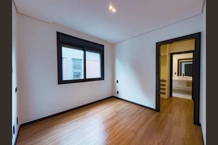 Casa à venda com 345m², 4 quartos e 4 vagas