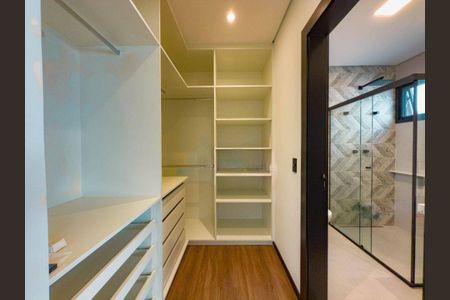 Casa à venda com 4 quartos, 345m² em Residencial Tres (Alphaville), Santana de Parnaíba