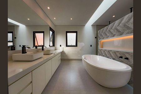 Casa à venda com 345m², 4 quartos e 4 vagas