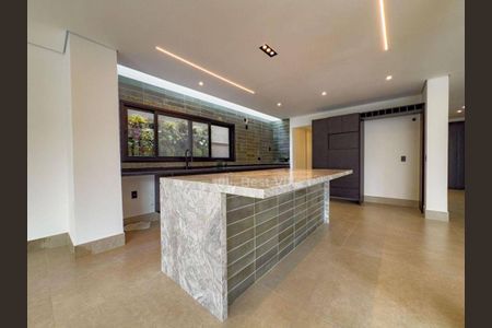 Casa à venda com 345m², 4 quartos e 4 vagas