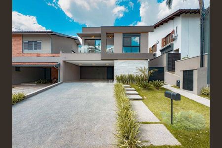 Casa à venda com 345m², 4 quartos e 4 vagas