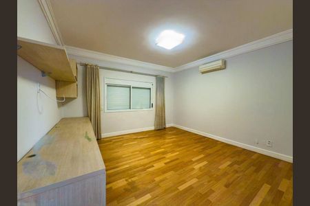 Casa à venda com 4 quartos, 530m² em Tamboré, Santana de Parnaíba