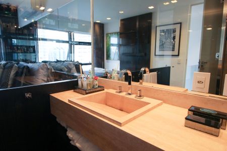 Apartamento para alugar com 90m², 2 quartos e 2 vagas Apartamento para alugar com 90m², 2 quartos e 2 vagasBanheiro da Suíte 1