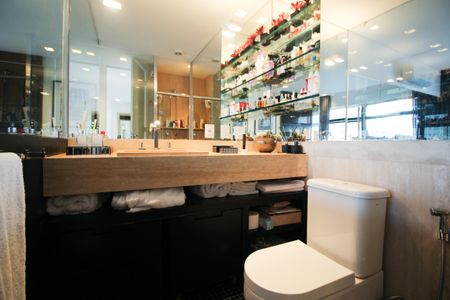 Apartamento para alugar com 90m², 2 quartos e 2 vagas Apartamento para alugar com 90m², 2 quartos e 2 vagasBanheiro da Suíte 1