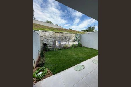 Casa de condomínio à venda com 104m², 3 quartos e 2 vagas