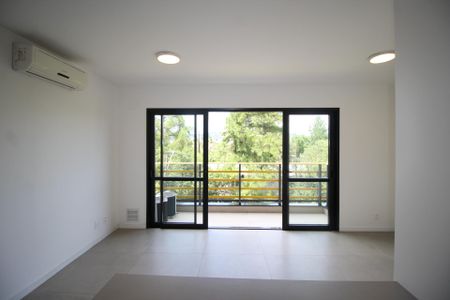 Sala de apartamento para alugar com 1 quarto, 47m² em Jardim do Salso, Porto Alegre